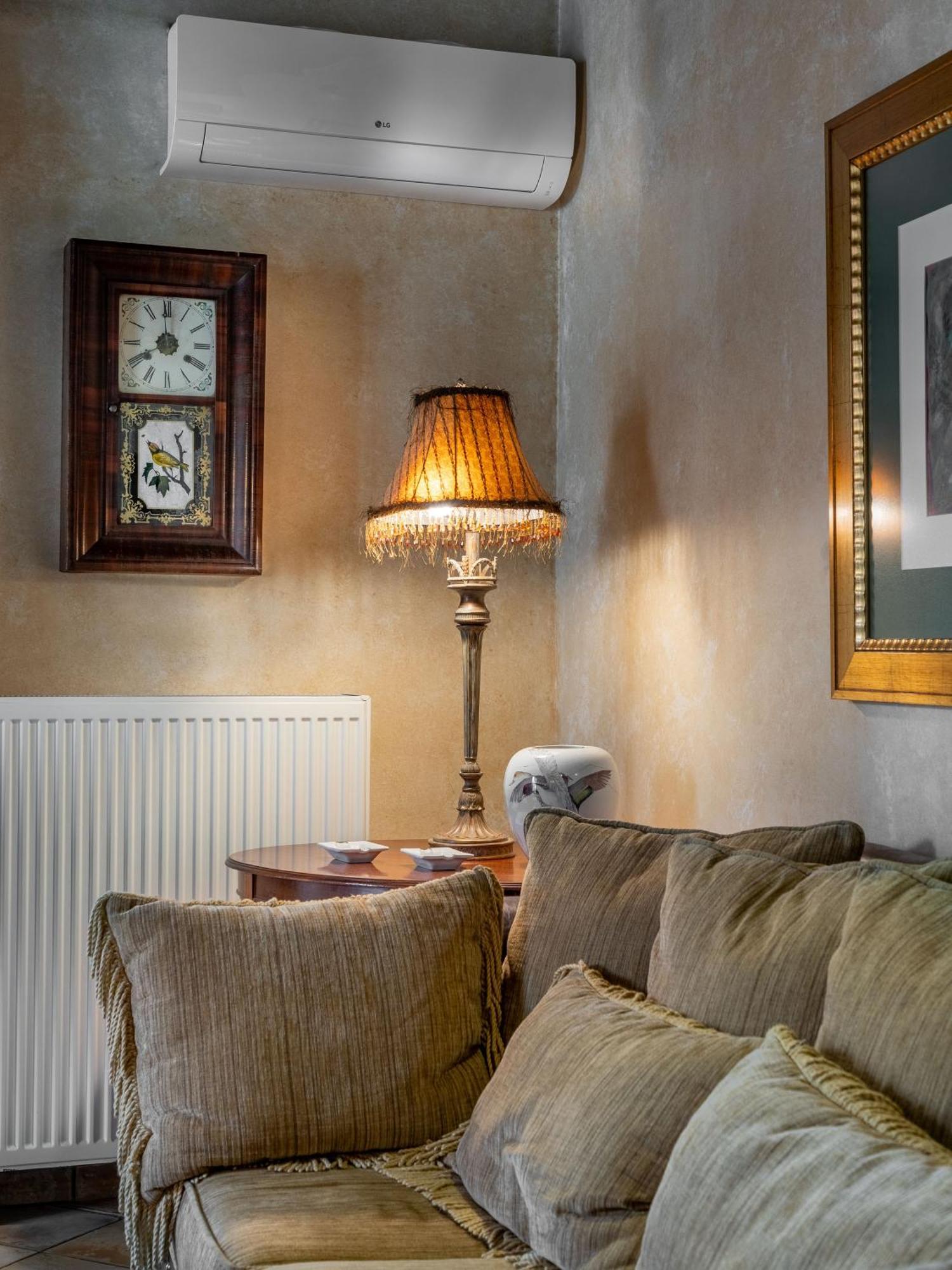 Ostra Menalon Luxury Suites Kardharás Quarto foto