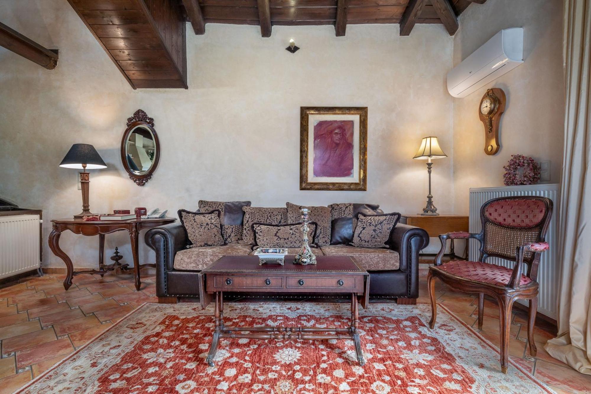 Ostra Menalon Luxury Suites Kardharás Quarto foto